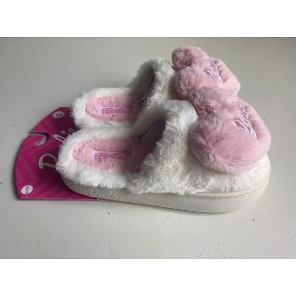 Barbie HEARTS Fluffy Slippers Pink Soft Indoor/Outdoor Women’s Sz S 5-6 NEW - Picture 6 of 13